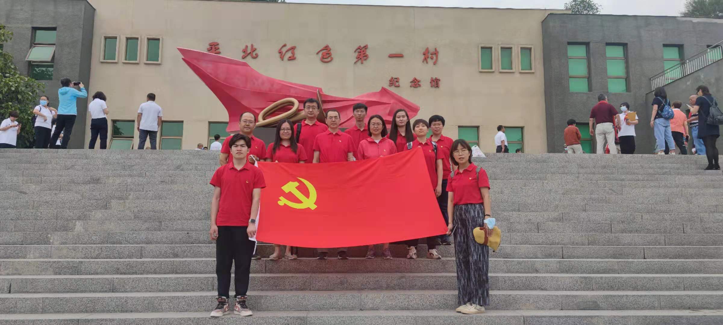 abb3419bdd2440ddaa426e399e3df01a.jpg