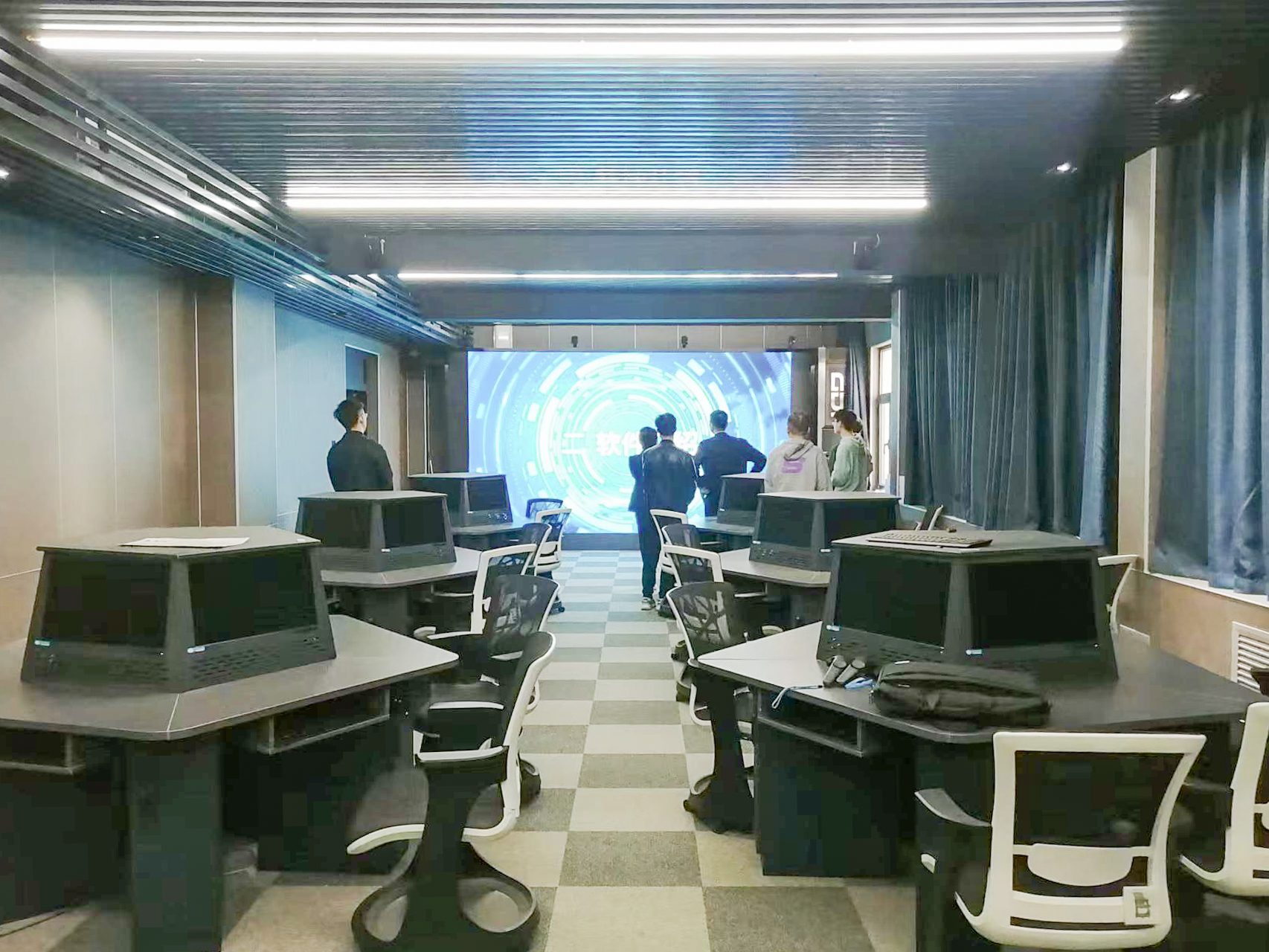1.虛擬仿真智慧教室（906）.jpg