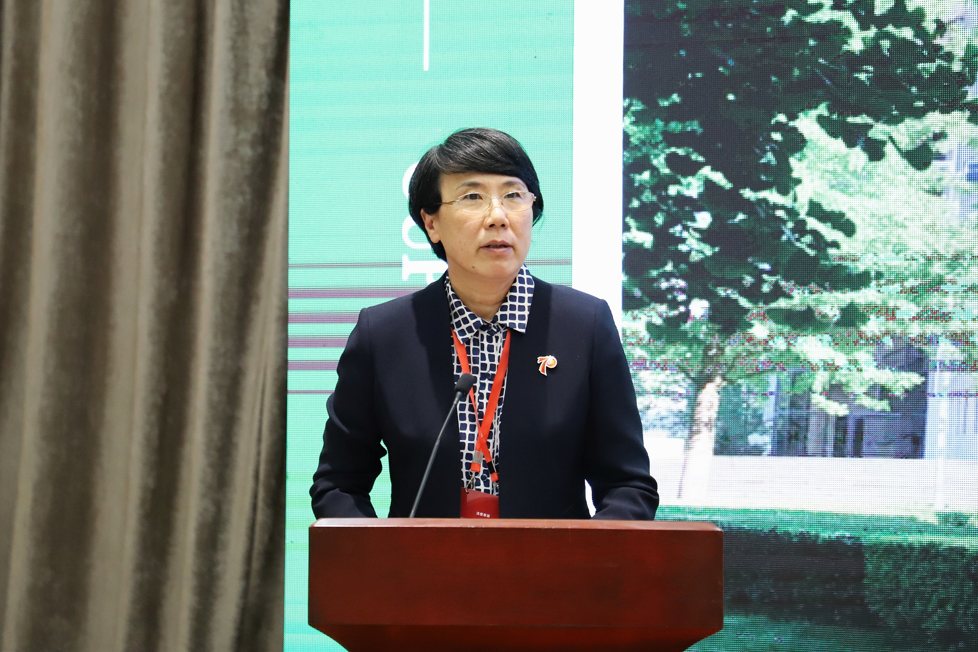 吳小林校長作特邀報告.JPG