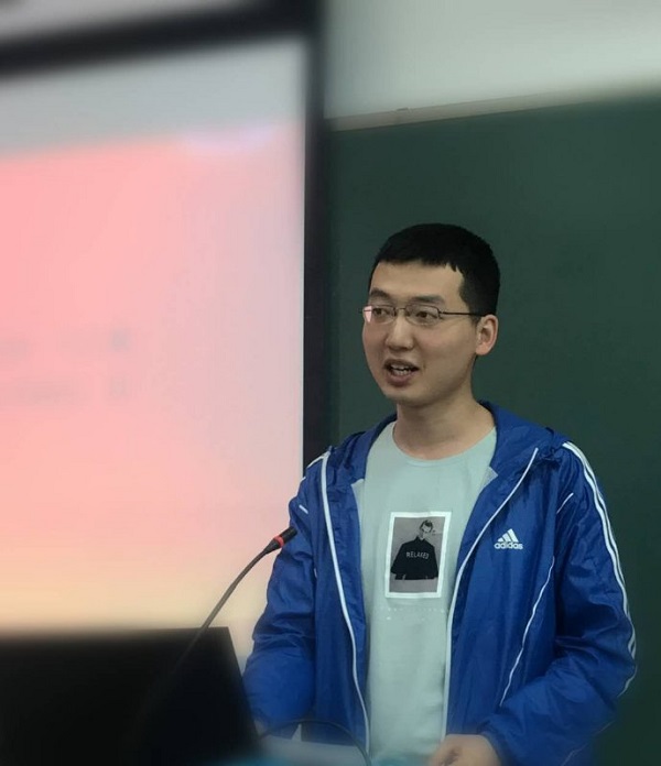 6d0d229599094b53a69d239cf95baff4.jpg 碩士+2018212115+王浩+證件照.jpg
