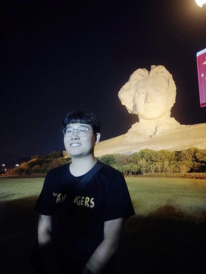 c8fc4061875c4db1a79a938b08793a67.jpg 石油工程學院+李紅達+生活照.JPG