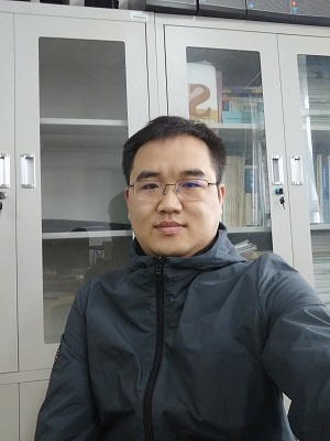 石油工程學院+柴汝寬+生活照.jpg