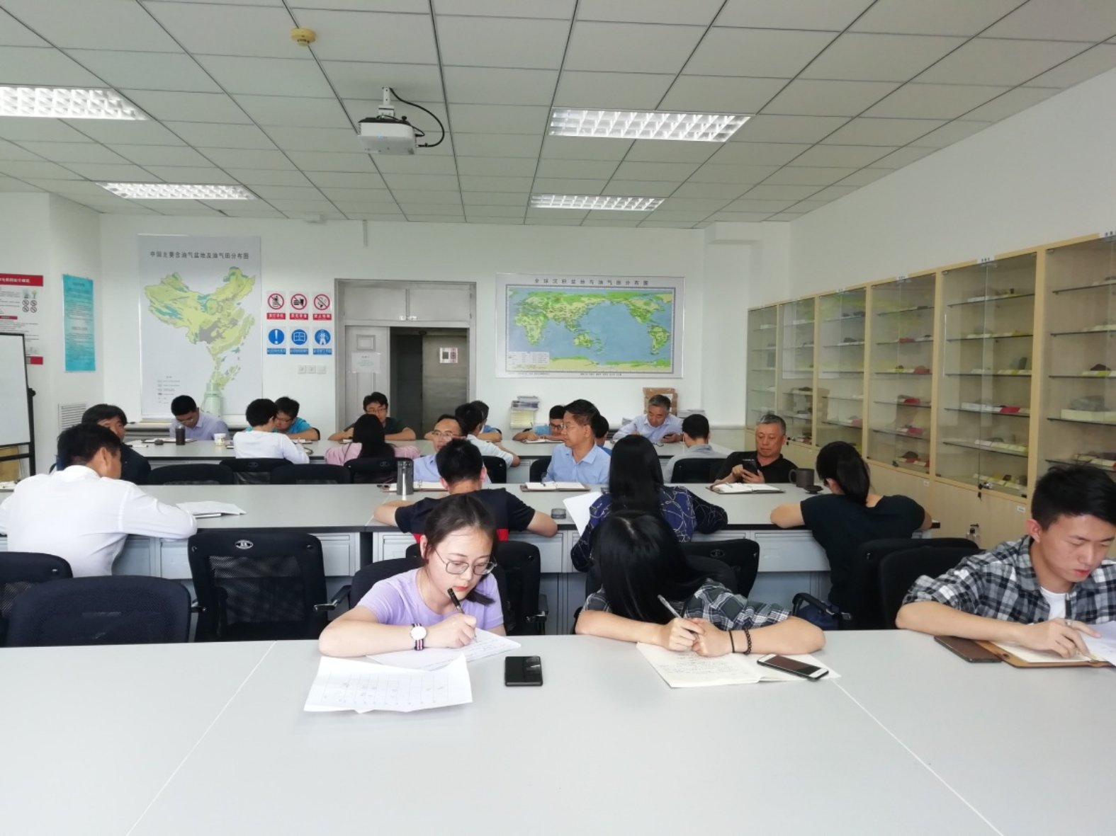 C:\gg\支部工作\2019\9\學?！安煌跣?牢記使命”主題教育活動\新聞稿\IMG_20190919_141623.jpg