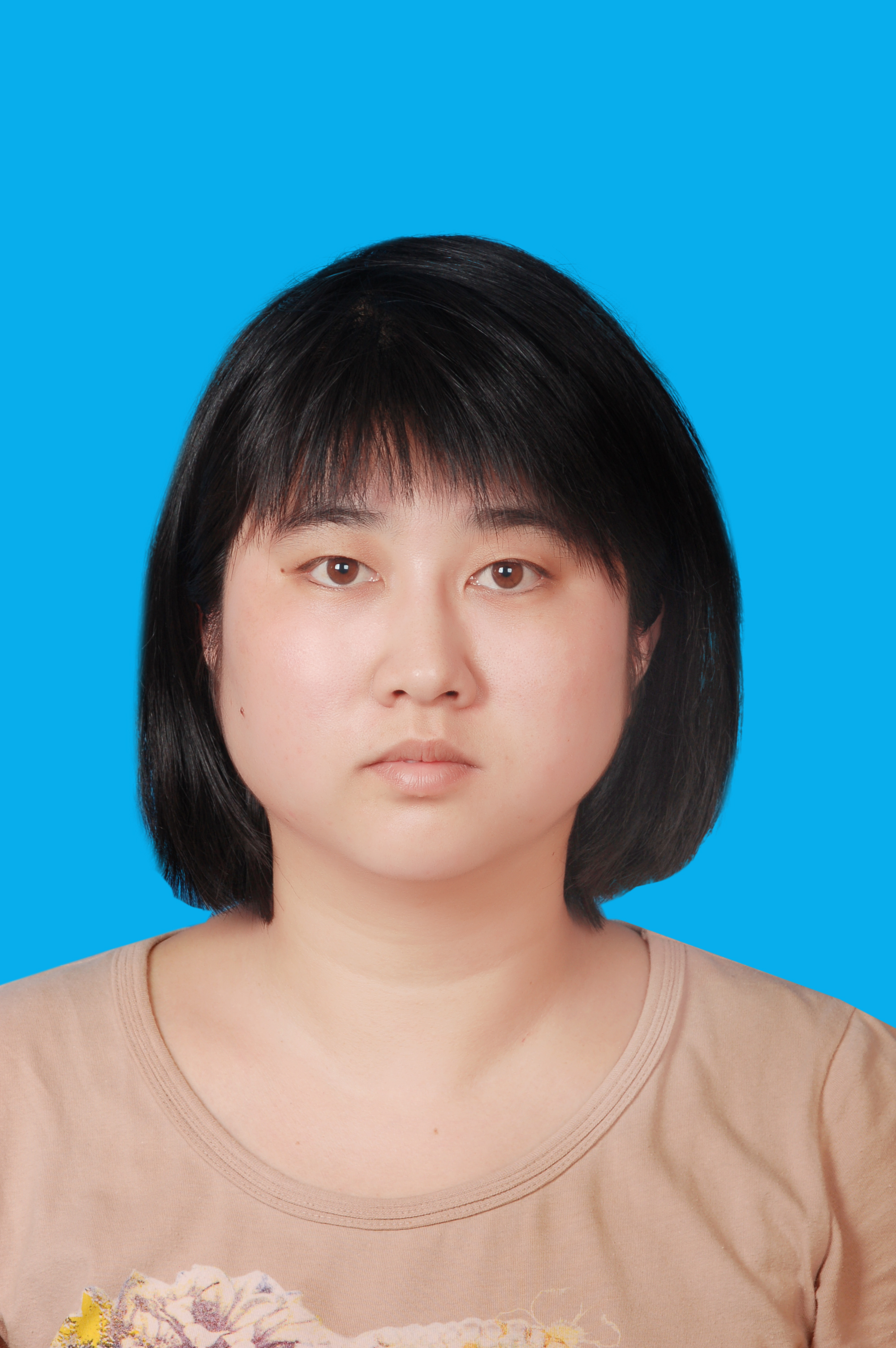 何靜.jpg